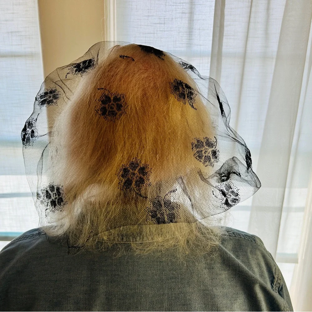 Vintage Spanish Black Lace Chapel Veil / Mantilla Head Covering - Picture 8 of 15
